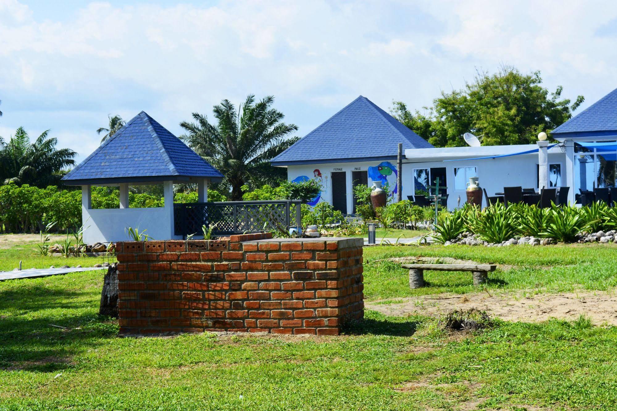 Blue Diamond Beach Resort Apam Exterior photo